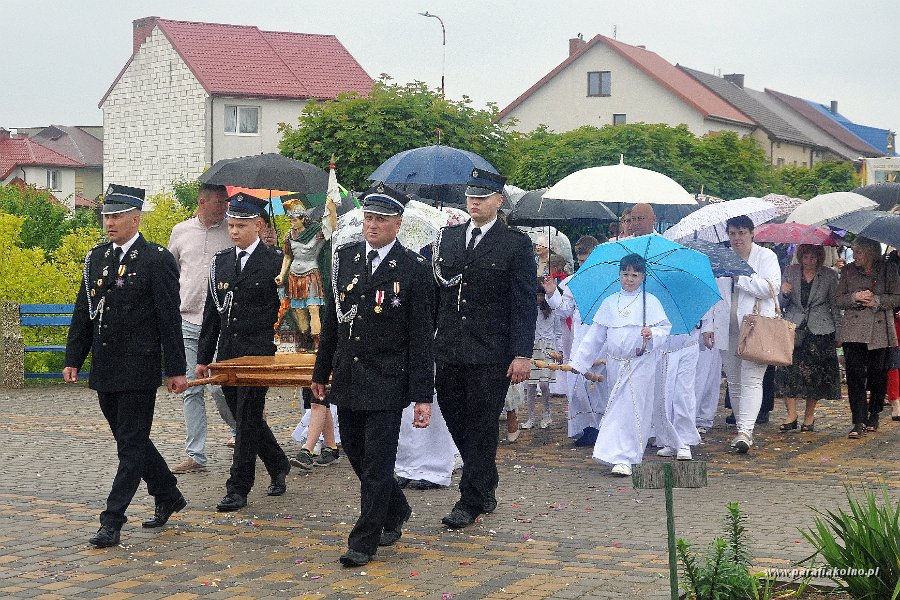 144 Procesja eucharystyczna.jpg